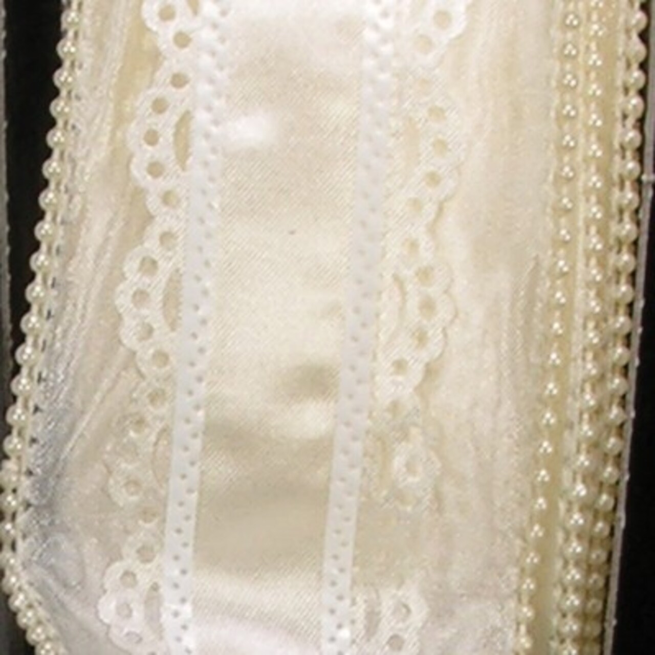 The Ribbon People Cream White Lace Trim Pearl Edged Wired Craft Ribbon 2.5" x 20 Yards